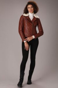 Stunning Brown Leather Jacket With Detachable Fur Collar For Women - Image 2