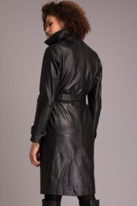Expertly Designed Black Lambskin Leather Coat For Women - Image 3